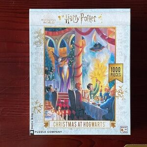 Harry Potter Christmas at Hogwarts Puzzle - 1000 Pieces